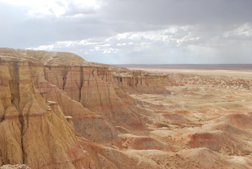 אולן בטור Golden Gobi Hostel & Tours מראה חיצוני תמונה